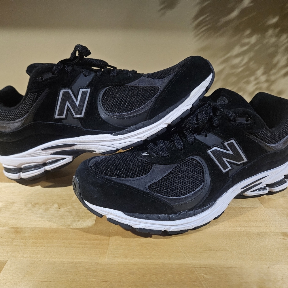 New Balance 2002r